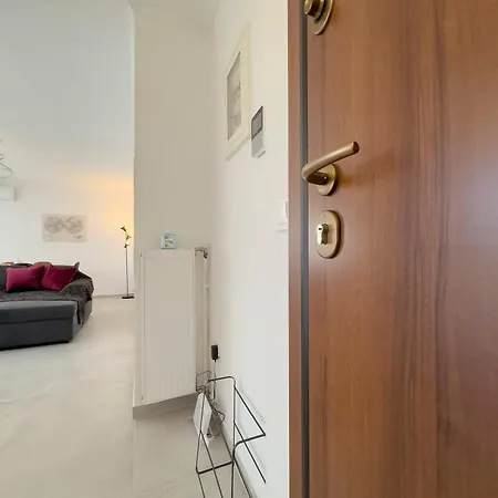 Kanari Sea View 55sqm In Alimos *